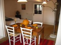 Location de particuliers � particuliers Chateau des Poupets Chambres d'hotes Rh�ne photo 2