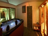 Location de particuliers � particuliers Demeure de charme 15pers : piscine , jacuzzi, sauna Location saisonni�re Tarn et Garonne photo 4