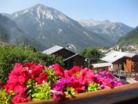 Location de particuliers � particuliers Location appartement � Champagny en Vanoise architecture de pierres et de bois Location saisonni�re Savoie photo 9