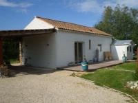 Location de particuliers � particuliers Petite maison tranquille � 1500 m de la mer et du centre ville et 200 m de la foret Location saisonni�re Vend�e photo 9