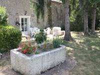 Location de particuliers � particuliers GITE FERNAND parc arbor� du Ch�teau, piscine ext�rieur chauff�e G�te Charente photo 2