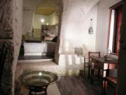Location de particuliers � particuliers LES TROGLOS DE BEAULIEU - LA CHAMBRE DU PRESSOIR Chambres d'hotes Indre et Loire photo 4