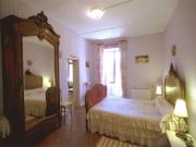 Location de particuliers � particuliers Aux 3 roses Maison de charme proche Guedelon Chambres d'hotes Yonne photo 6