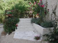 Location de particuliers � particuliers LA ROCASSIERA avec piscine proche St Cirq Lapopie, un des plus beau village de france Chambres d'hotes Lot photo 3