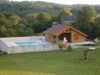 Location de particuliers � particuliers Location Chalets avec piscine proche Najac, gorges de l'Aveyron  Chalet Aveyron photo 2