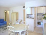 Location de particuliers � particuliers Cannes Croisette Beau 2 pi�ces Standing pour 4 personnes Vacances et Congr�s, Climatisation/Internet Location saisonni�re Alpes maritimes photo 2