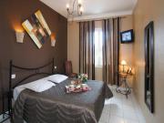 Location de particuliers � particuliers Grand h�tel des Bains, proximit� du petit port de p�che typiquement proven�al H�tel Var photo 3