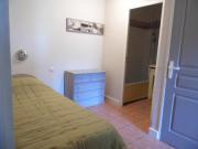 Location de particuliers � particuliers LOCATION 35 m2 � 20 kms de St Tropez,sur rez de jardin, mer,piscine   Location saisonni�re Var photo 5