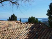 Location de particuliers � particuliers LOCATION 35 m2 � 20 kms de St Tropez,sur rez de jardin, mer,piscine   Location saisonni�re Var photo 6