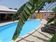 Location de particuliers � particuliers Gite KAZ A LILINE grande piscine chauff�e, et jardin tropical arbor� et fleuri enti�rement clos parking priv� G�te Guadeloupe photo 5