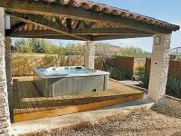 Location de particuliers � particuliers gite 8 personnes Saint Gilles du Gard G�te Gard photo 3