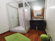 Location de particuliers � particuliers Gites 63 Le Pavin Puy-de-D�me, vue sur le Ch�teau. G�te Puy de D�me photo 8