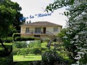 Location g�te, chambres d'hotes Gite La Riviere dordogne Piscine PMR dans le d�partement Dordogne 24