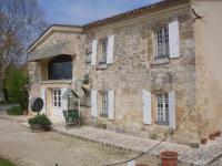 Location de particuliers � particuliers CHAMBRES D'HOTES, VUE SUR LA DORDOGNE AU CHATEAU DE LA VIEILLE CHAPELLE Chambres d'hotes Gironde photo 5